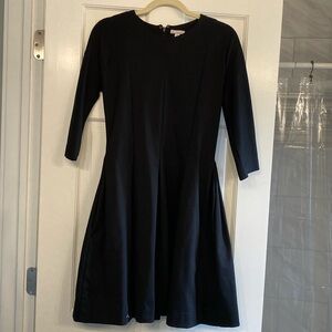 EUC Gap Fit & Flare Black Dress size 4